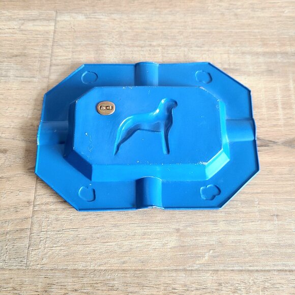 Guernsey metal ashtray with dog design. - Picture 3 of 4